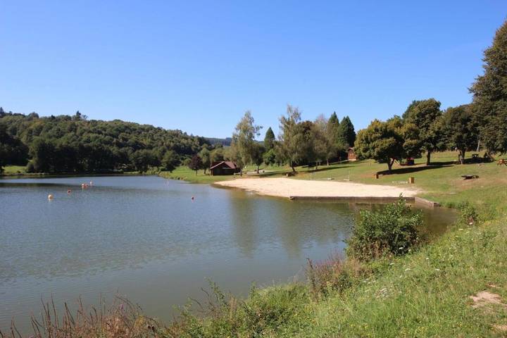 Location de vacances pour 5 personnes, avec jardin à Sussac - 3