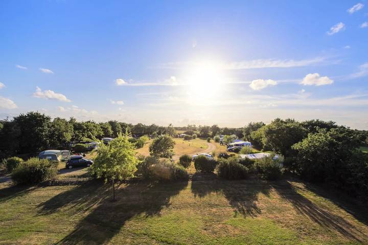 Mobil home pour 4 personnes, avec terrasse à Coëx - 2