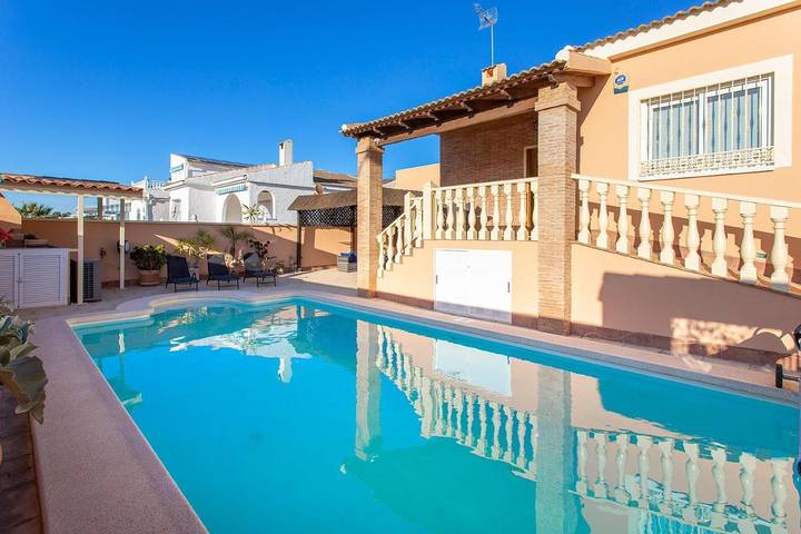 Casa rural para 8 personas, con jardín y piscina además de vistas al lago y vistas, Familias con niños en Torrevieja - 3