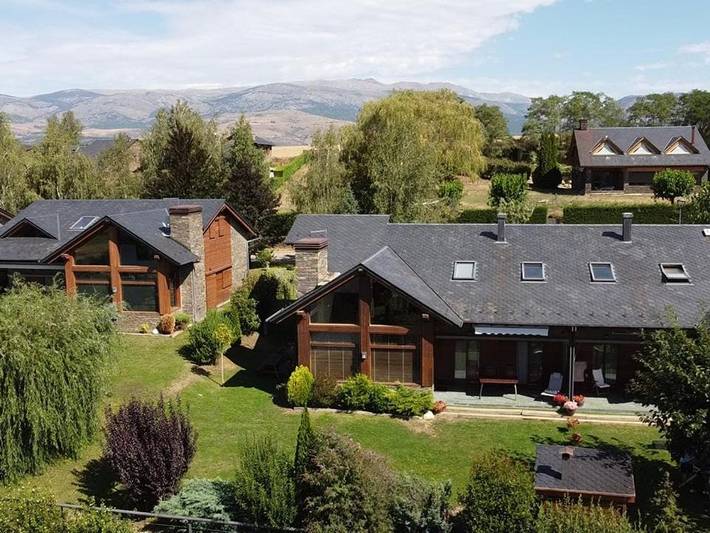 Casa rural para 8 personas, con Balcón y Jacuzzi además de Terraza y Jardín en Puigcerdá - 2