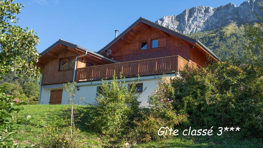 Gîte pour 4 personnes, avec terrasse et jardin