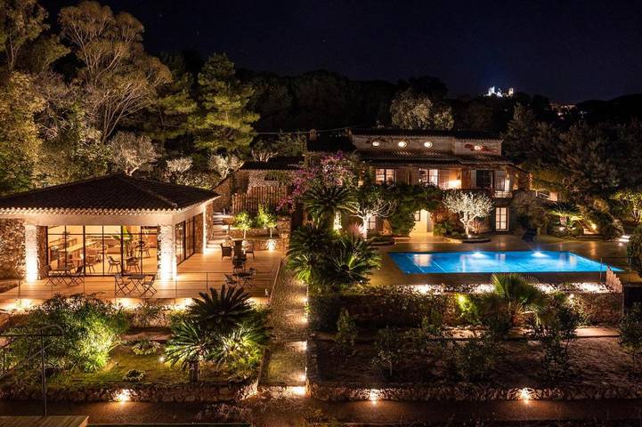 Chambre d’hôte pour 2 personnes, avec Terrasse et Jardin ainsi que Piscine et Vue