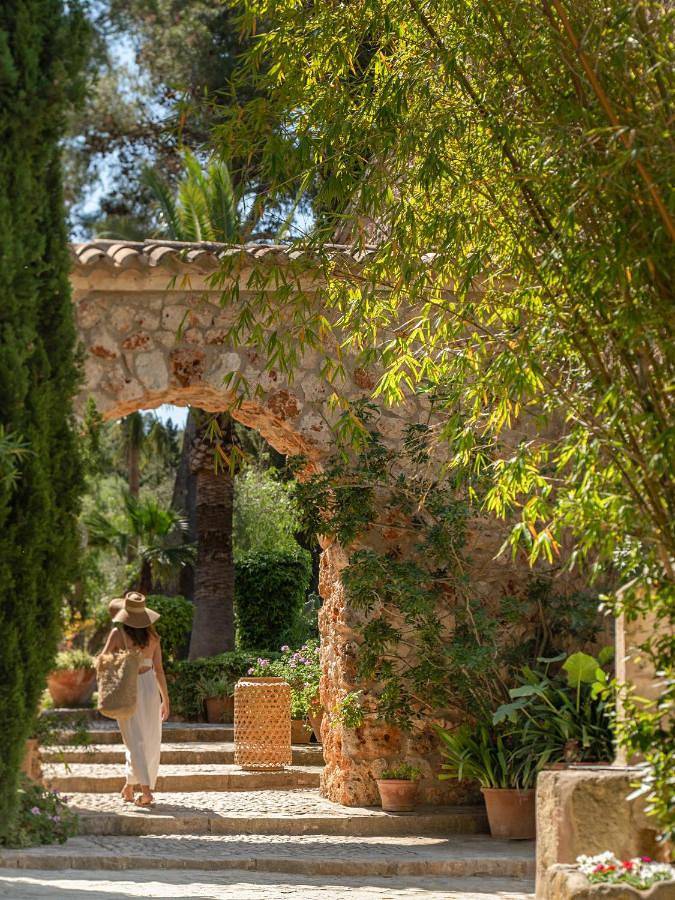 Hotel para 2 personas, con jardín además de piscina y vistas - 1