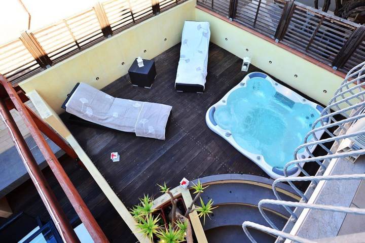 Appartamento vacanze 'Luxury Guesthouse Pula' con giardino, 2 terrazze & Wi-Fi in Pula Cagliari, Pula e dintorni
