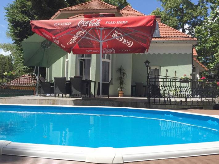 Villa für 10 Personen, mit Garten und Pool am Balaton