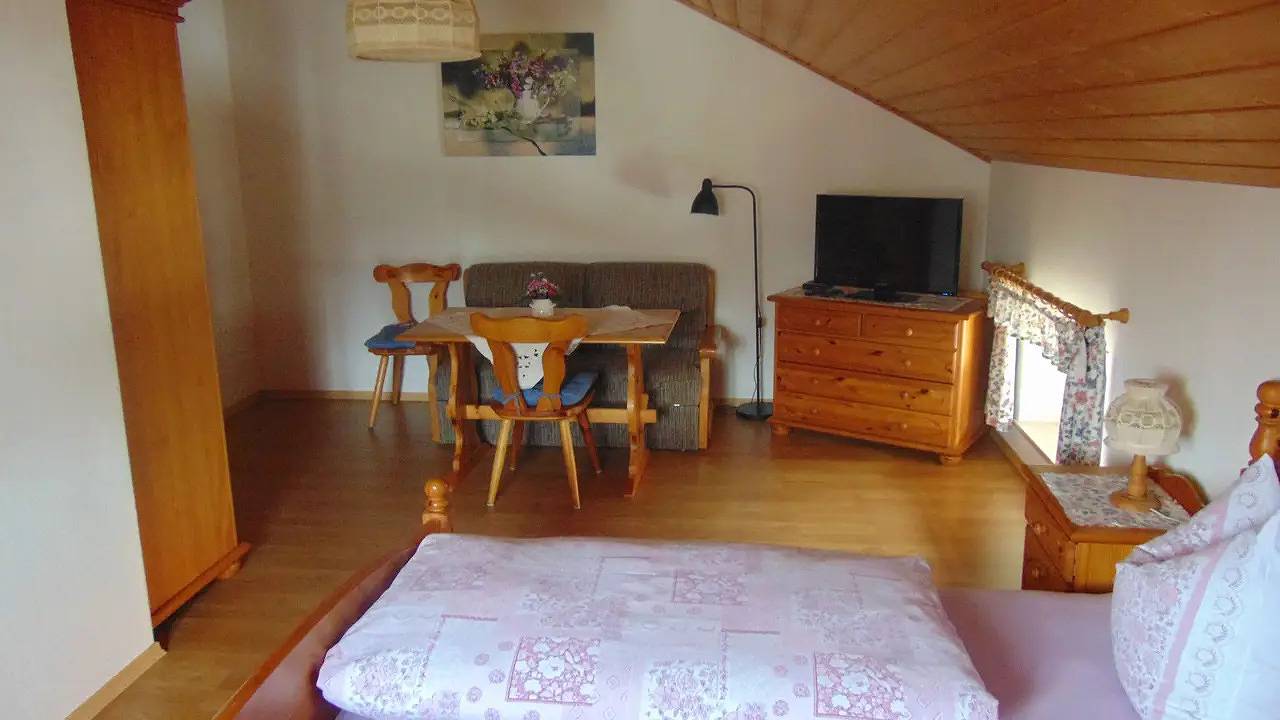Ganze Ferienwohnung, Ferienwohnung für 5 Personen (51 m²) in Taching am See in Taching am See, Rupertiwinkel