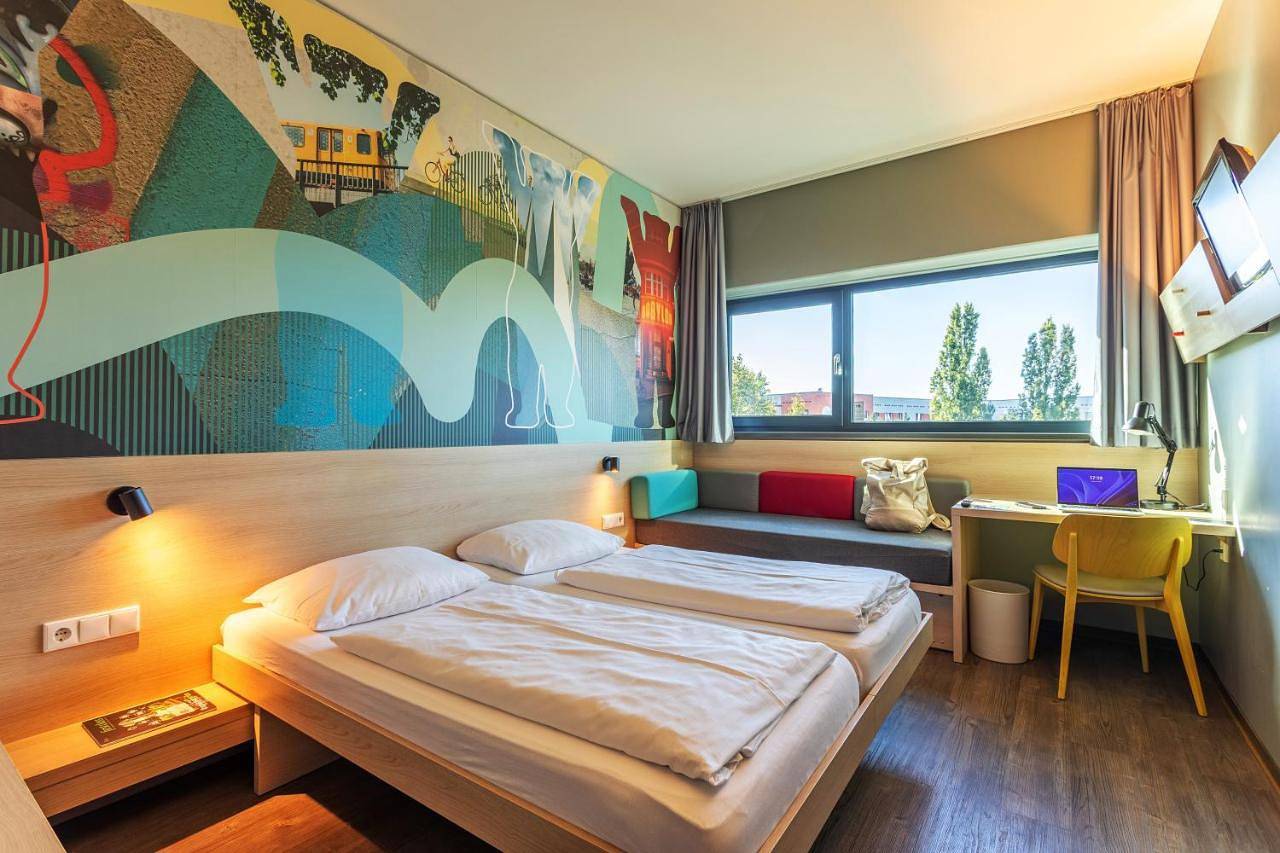 Meininger Hotel Berlin Airport in Treptow - Koepenick, Berlijn