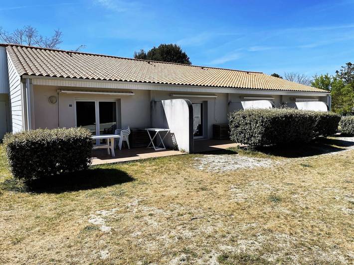 Location de vacances pour 2 personnes, avec Terrasse et Piscine dans Plage des Sables-Vignier