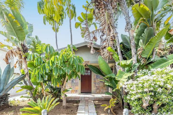 Vacation rental for 6 people, with yard and terrace in Oceanside