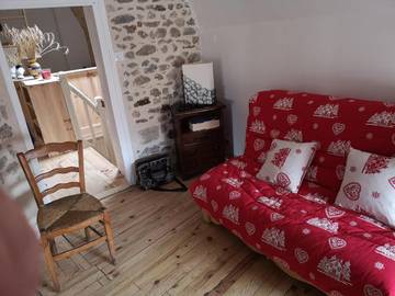 Gîte pour 12 personnes, avec jardin, animaux acceptés à Messeix