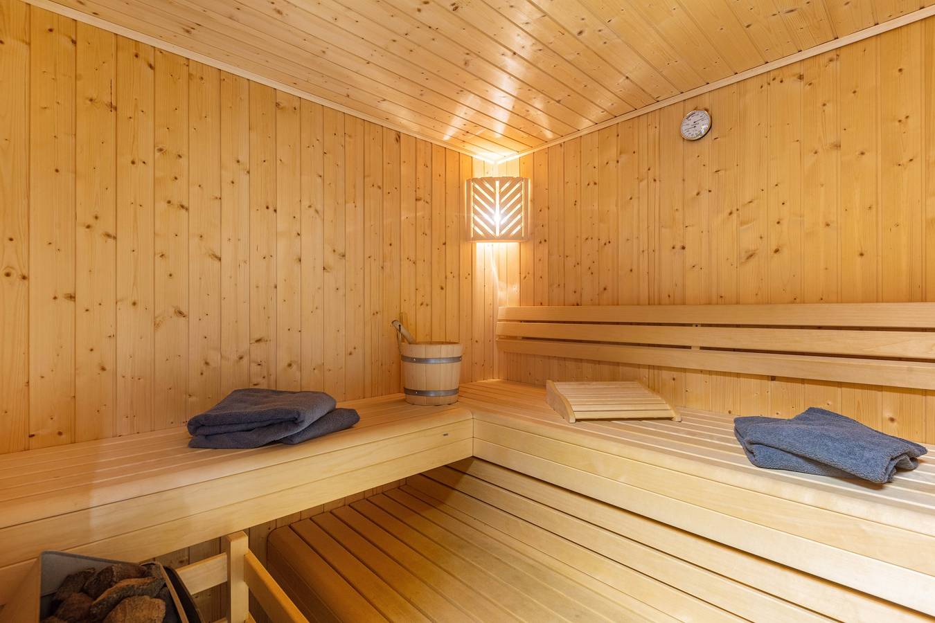 Ferienhaus 'Diemelblick' mit Seeblick, privater Terrasse und Wi-Fi in Diemelsee, die Mittelgebirge