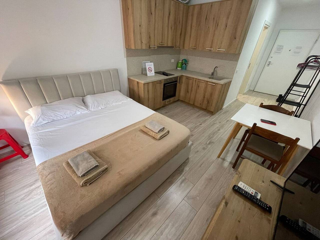 Ganzes Studio, Bonbon 2 - Ruhiges zentrales Studio in Tiranë, Albanien