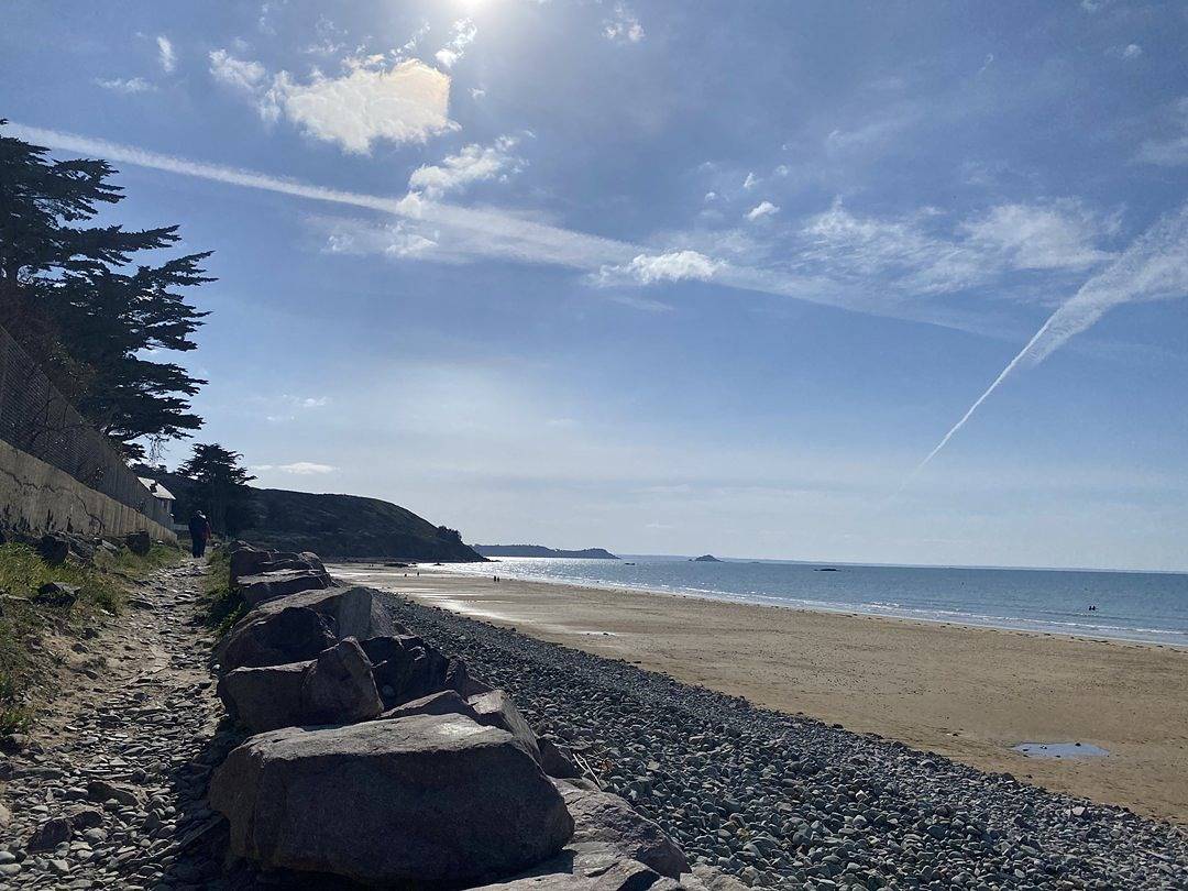 Ganze Ferienwohnung, Beautiful two-room apartment facing the beach in Caroual, Erquy