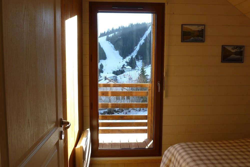 Exceptional: 4-bedroom south-facing chalet on large lot at the foot of the slopes in Gérardmer, Parc naturel régional des Ballons des Vosges