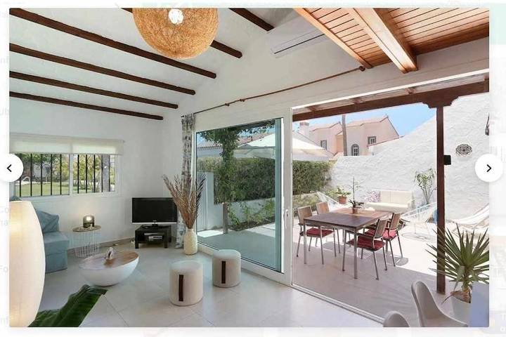 Ferienwohnung für 6 Personen, mit Terrasse und Garten sowie Pool in Pasito Blanco