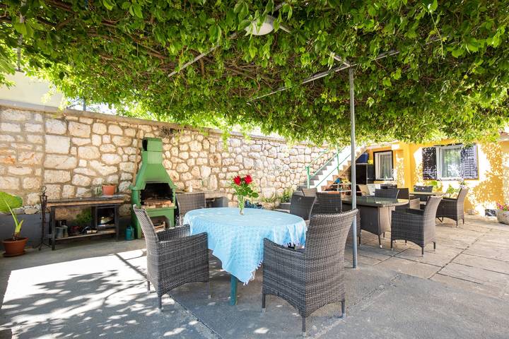 Appartement entier, Appartement de deux chambres avec air conditionné Baska, Krk -a in Baška, Krk
