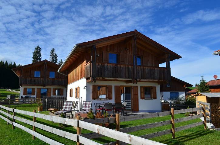 Chalet für 6 Personen, mit Seeblick und Sauna sowie Garten und Ausblick, mit Haustier im Ostallgäu - 2