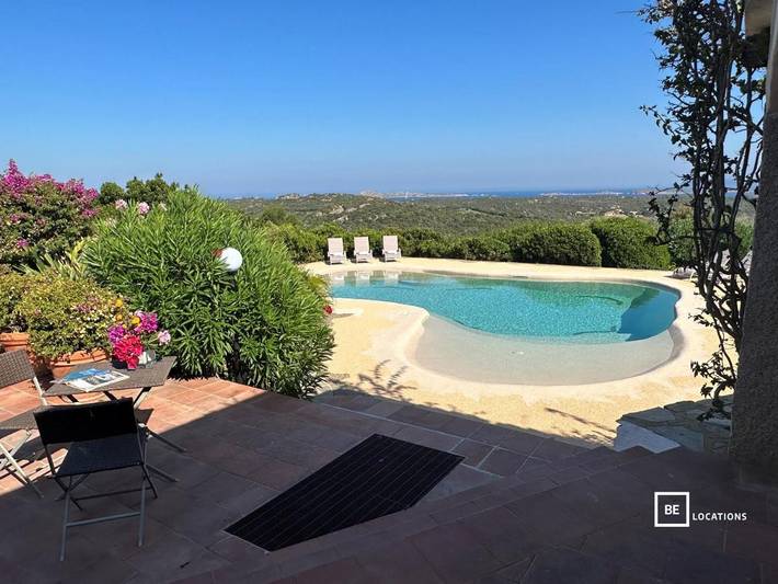 Ferienwohnung für 7 Personen, mit Terrasse und Garten sowie Pool und Ausblick