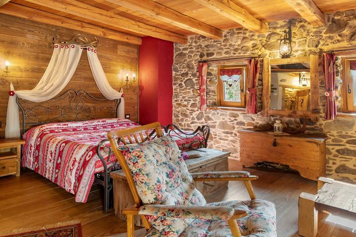 Appartamento intero, Appartamento in Chalet 'Soggiorno Con Camera Deluxe' con vista sulle montagne in Monno, Valtellina