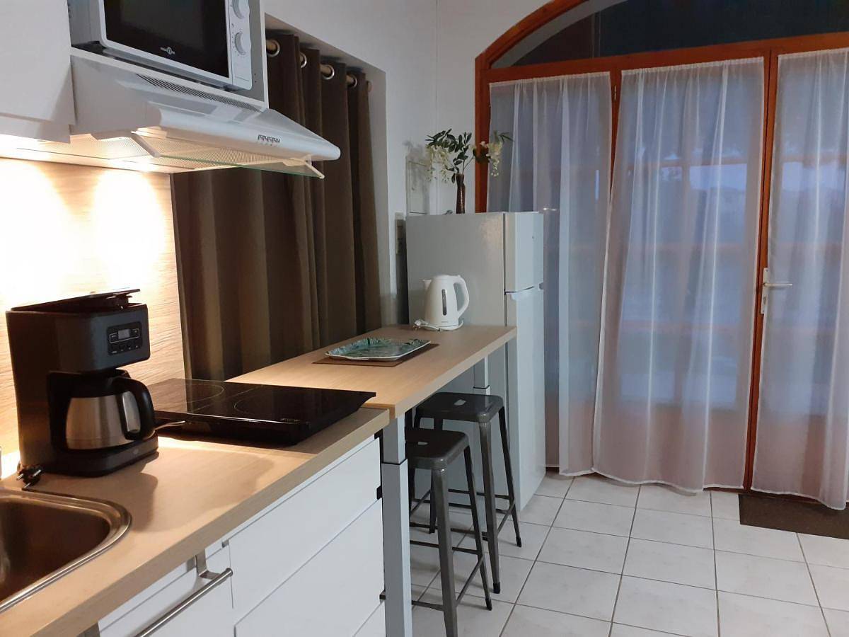 Appartement entier, Two-Bedroom Apartment in Bompas, Côte méditerranéenne (France)