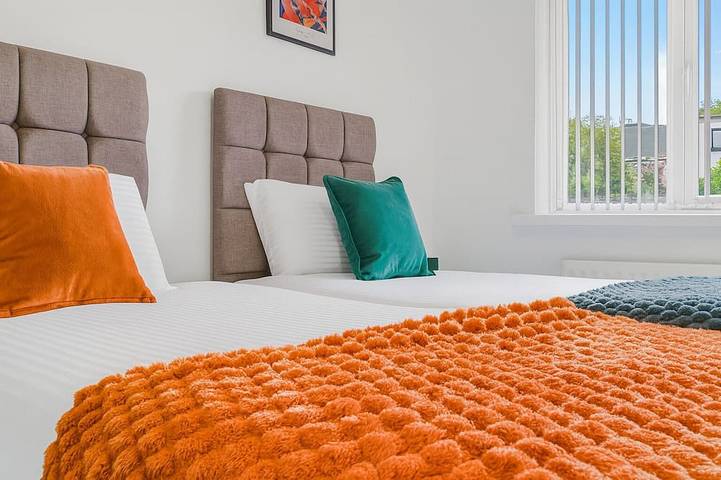 Autumn House - 4 Bedroom in Birmingham, Birmingham Area