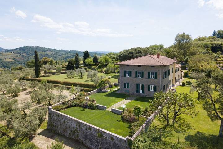 Villa per 15 persone, con Balcone/Terrazza e Giardino nonché Piscina a Lastra a Signa
