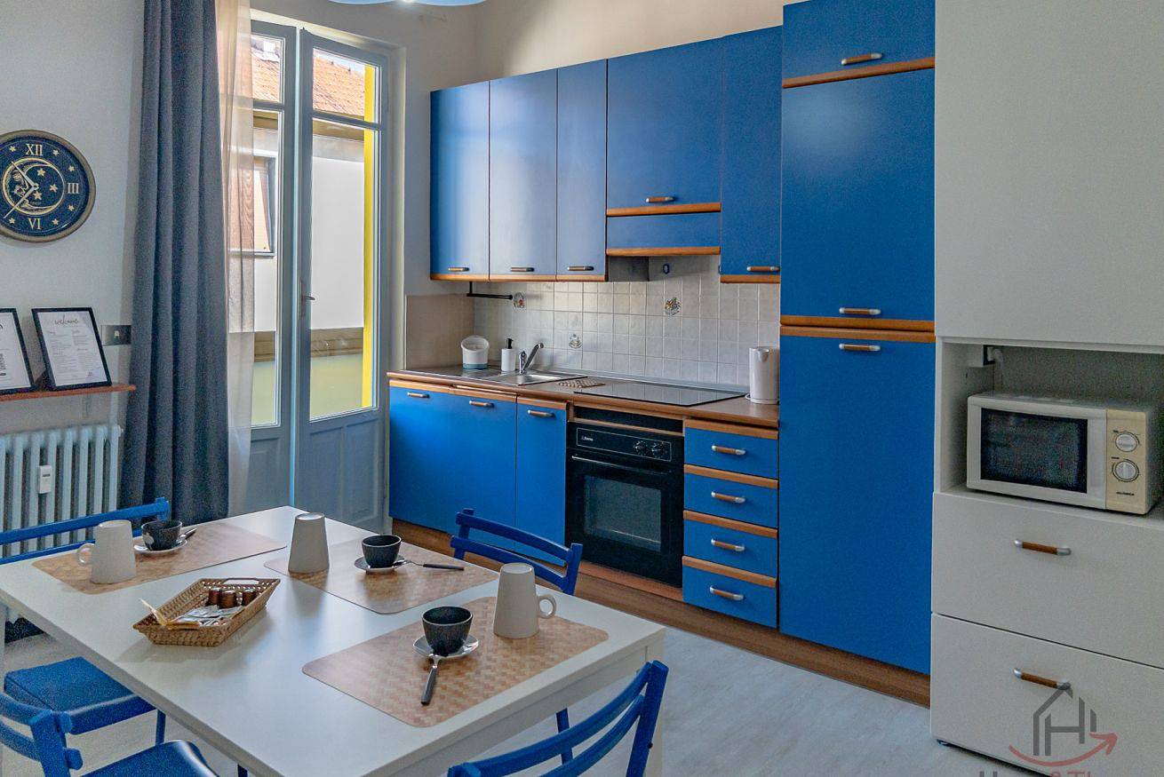 Ganze Wohnung, [Strände 3 min] Bahnhof 500m • Wifi • Smart Tv in Albisola Capo, Albisola Superiore