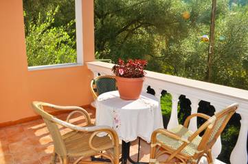 Gîte pour 3 personnes, avec vue et jardin ainsi que vue sur l’océan et balcon à Agios Gordios