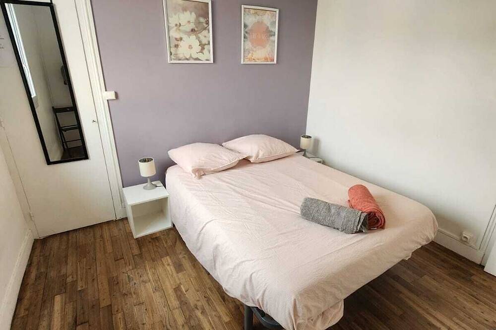 Cosy accommodation and small garden in the heart of Oradour in Oradour-sur-Glane, Rochechouart und Umgebung