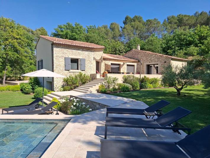 Villa pour 8 personnes, avec Terrasse ainsi que Jardin et Piscine à Velleron