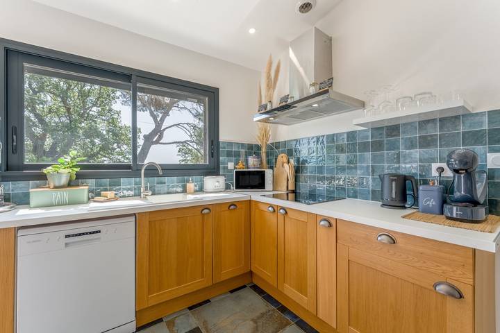 Entire apartment, Pich Home Serenity – Nature, Calm, and Genuine Connections in Miramas, Mediterranean Coast (France)