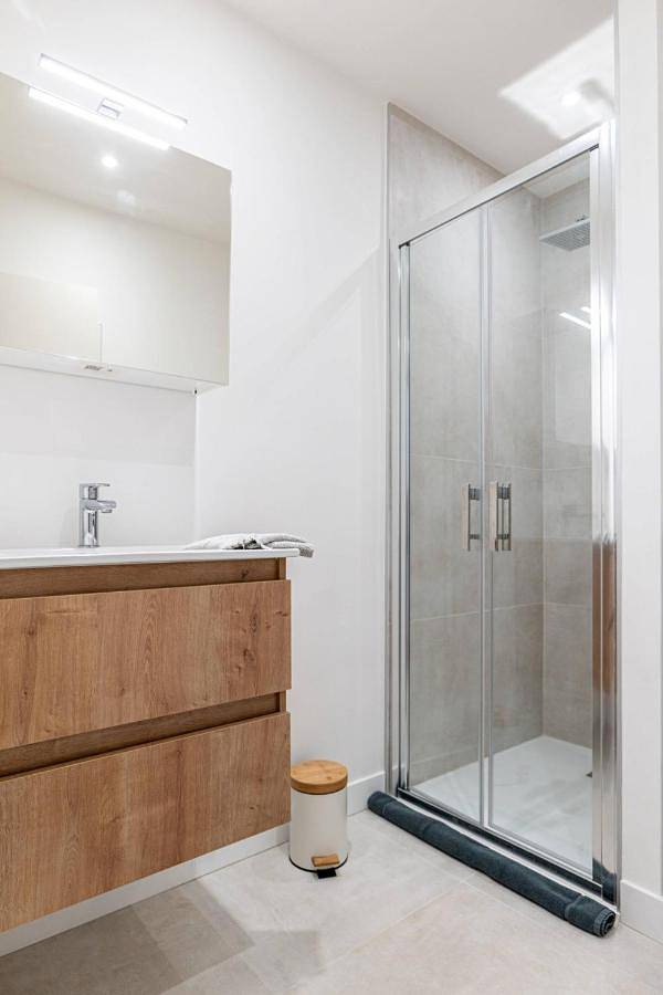 Gîte pour 4 personnes, avec balcon dans Gare d'Annecy - 4