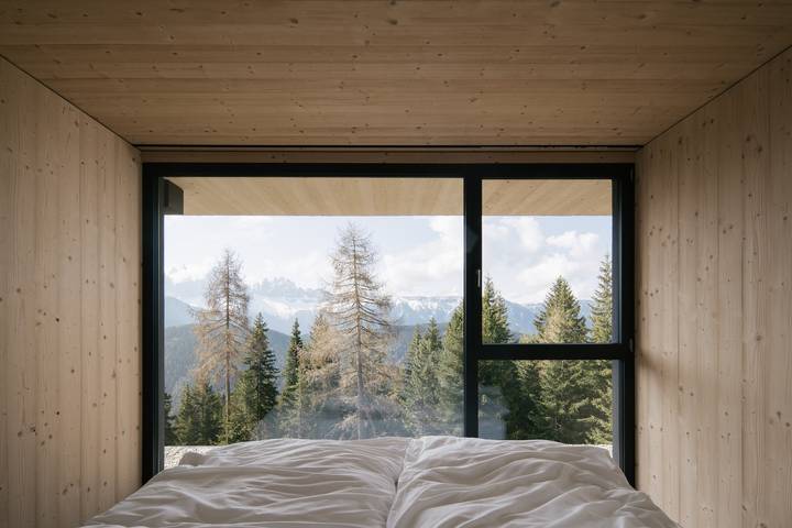 Apartment Hotel "Anders Mountain Suites 2" con sauna privata, accesso alle piste e Wi-Fi in Eores, Bressanone