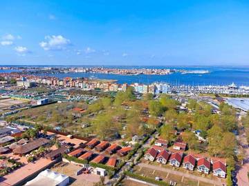 Camping für 6 Personen, mit Pool und Whirlpool sowie Garten und Kinderpool in Chioggia