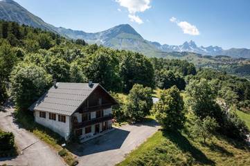 Maison de campagne pour 14 personnes, avec jardin et balcon à Albiez-le-Jeune
