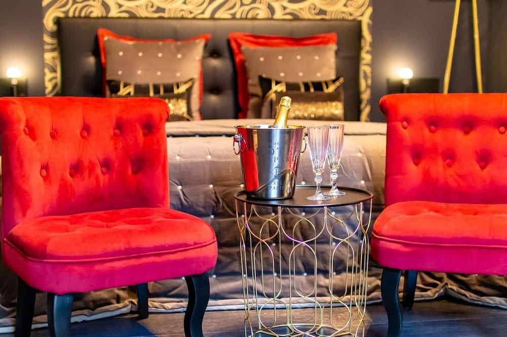 Ganze Wohnung, Apartment mit eigenem Whirlpool und Terrasse, beheiztem Pool, Sauna, Billard in Congénies, Nimes und Umgebung