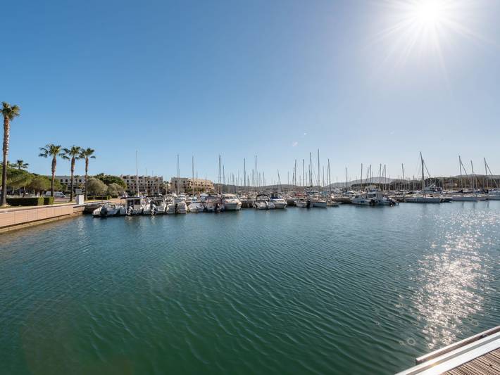 Gîte pour 4 personnes, avec Balcon et Terrasse dans Port Cogolin