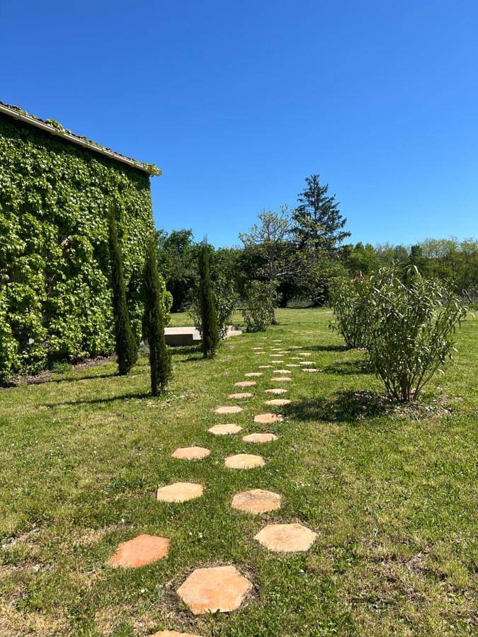 Location de vacances pour 4 personnes, avec jardin et jacuzzi à Mauriac - 2