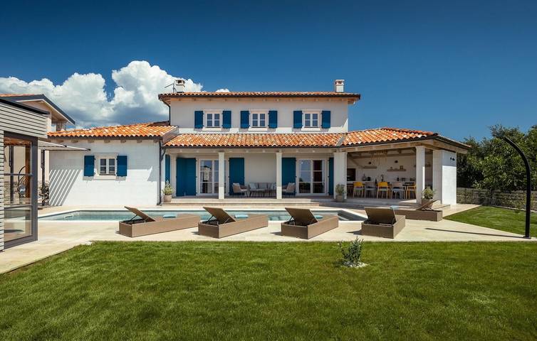 Ferienhaus für 10 Personen, mit Garten und Sauna sowie Pool, kinderfreundlich