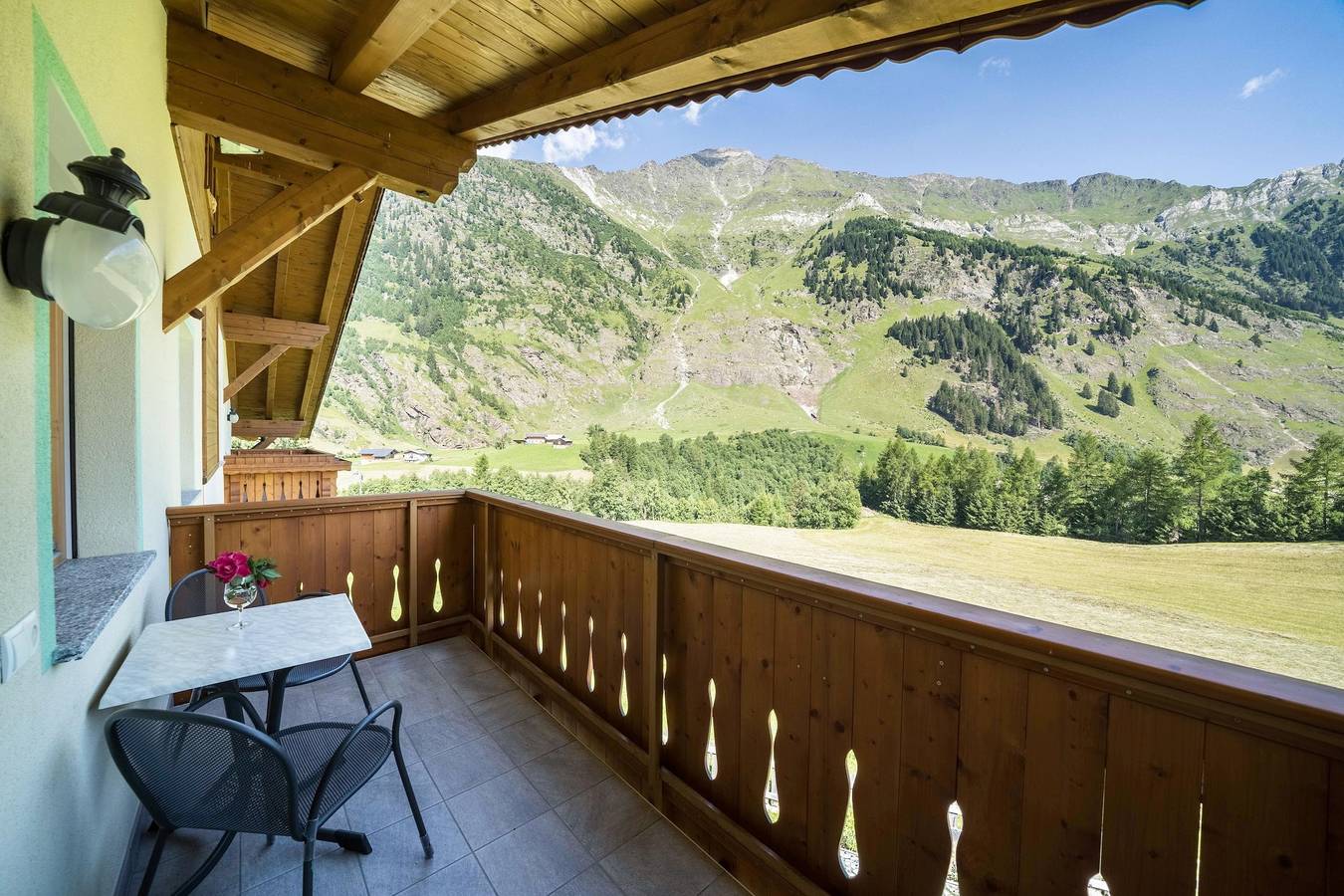 Ganze Wohnung, Ferienhaus "Maria Steinröserl" mit Bergblick, Garten, Wlan & Sauna in Capanne di Fuori, Moos in Passeier