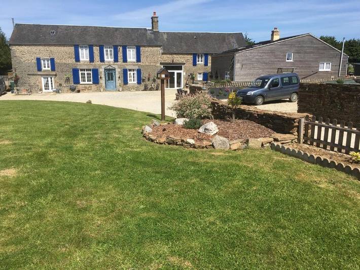 Location de vacances pour 2 personnes, avec piscine et jardin à Savigny-le-Vieux - 4