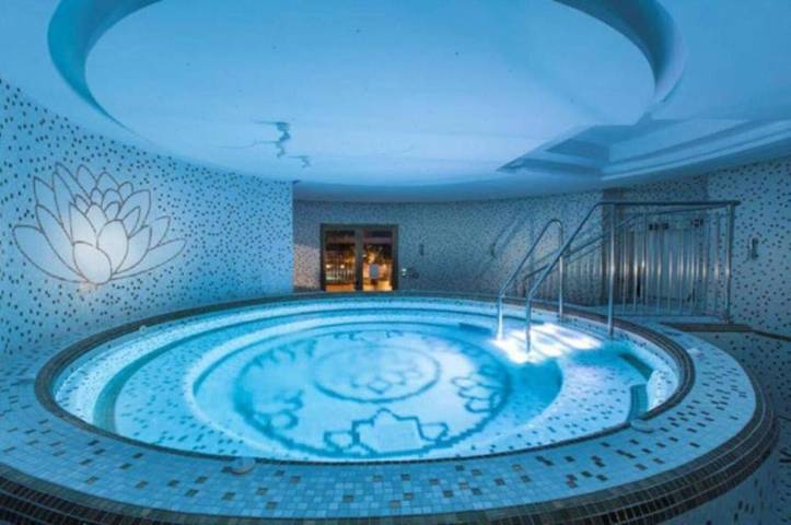 Gîte pour 2 personnes, avec terrasse et piscine ainsi que vue et sauna à Gibraltar - 4