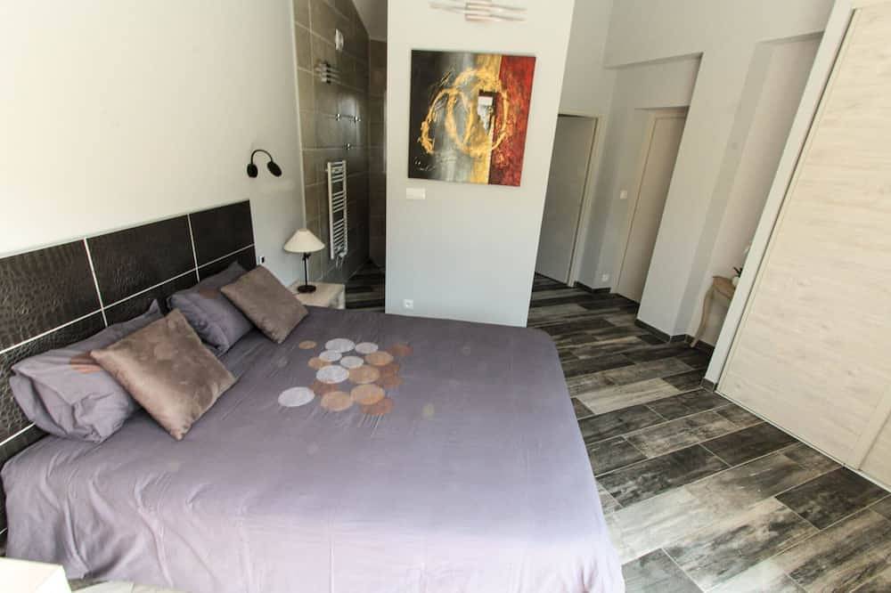 Apartamento entero, Suite La Calade at the foot of Mt Ventoux with swimming pool in Malaucène, Parque natural regional del Mont Ventoux