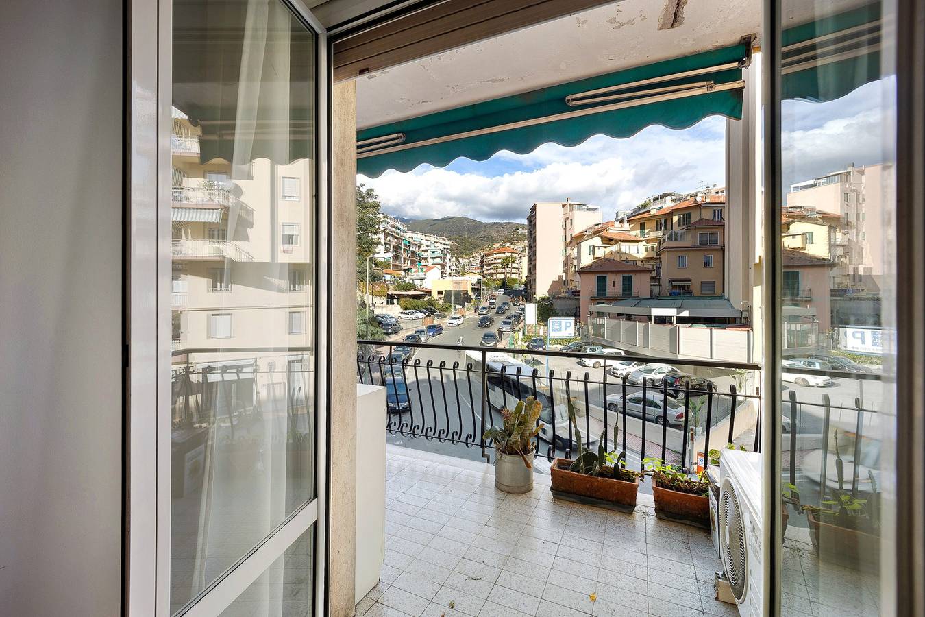 Apartamento entero, Apartamento "Casa Giovanna" con terraza privada, balcón privado y Wi-Fi in San Remo, Sanremo Municipio