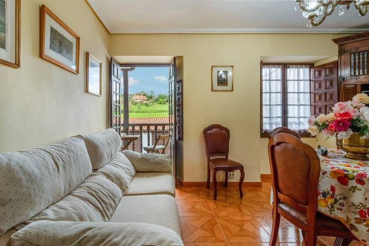 Appartamento intero, Appartamento 'La Torrevia 2' con vista montagna, balcone e Wi-Fi in Santillana del Mar, Costa cantabrica