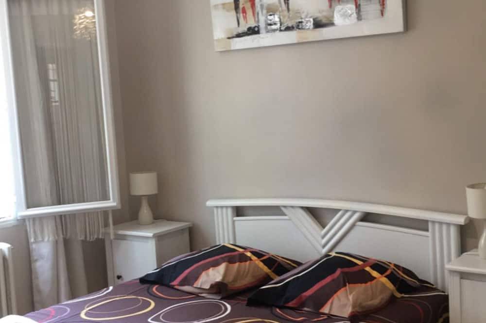 Magnificent family house With heated swimming pool,quiet ,close to the sea in Montauroux, Draguignan region