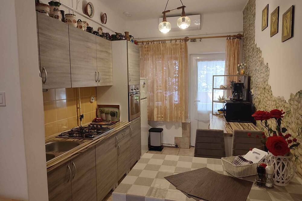 Appartement entier, Appartement de vacances avec Wifi, lave-linge et lave-vaisselle in Fonyód, Rive sud du lac Balaton