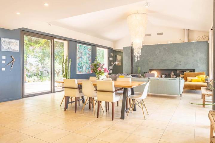Location de vacances pour 10 personnes, avec Terrasse et Jardin ainsi que Piscine et Vue à Séguret - 2