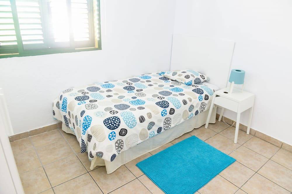 Entire apartment, Fantastic flat 2 minutes walk to Playa del Ingles. in Maspalomas, San Bartolomé de Tirajana