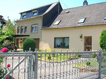Gîte pour 6 personnes, avec terrasse, adapté aux familles à Idar-Oberstein